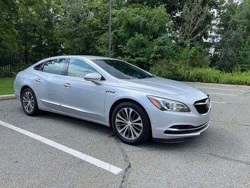 Used 2018 Buick LaCrosse Essence FWD image 9