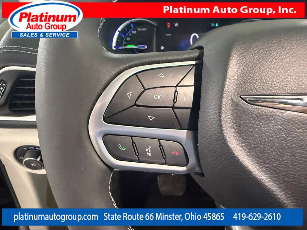 Used 2023 Chrysler Pacifica Limited FWD image 16