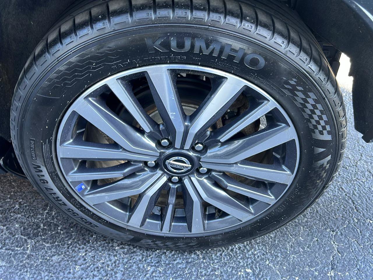 Used 2021 Nissan Kicks SV FWD image 23