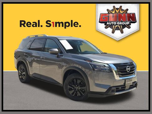 Certified 2025 Nissan Pathfinder SL AWD/4WD image 1