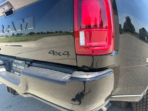 New 2026 RAM 3500 Laramie AWD/4WD image 19