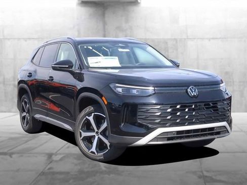 New 2026 Volkswagen Tiguan SE image 2