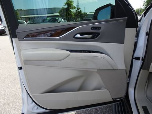 Used 2024 Cadillac Escalade Sport Platinum w/ LPO, ONYX Package AWD/4WD image 12