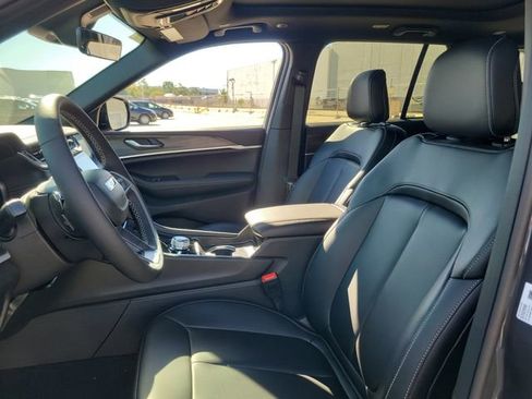 New 2025 Jeep Grand Cherokee Limited image 16