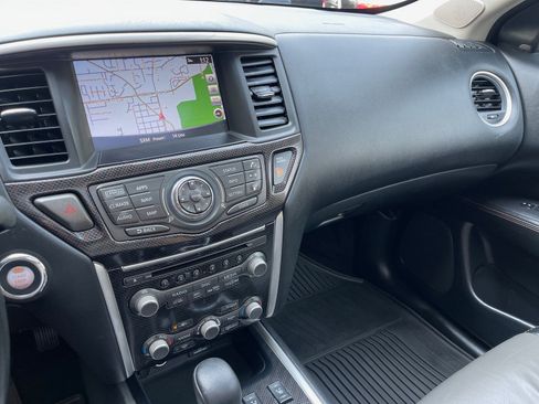 Used 2019 Nissan Pathfinder SL image 33