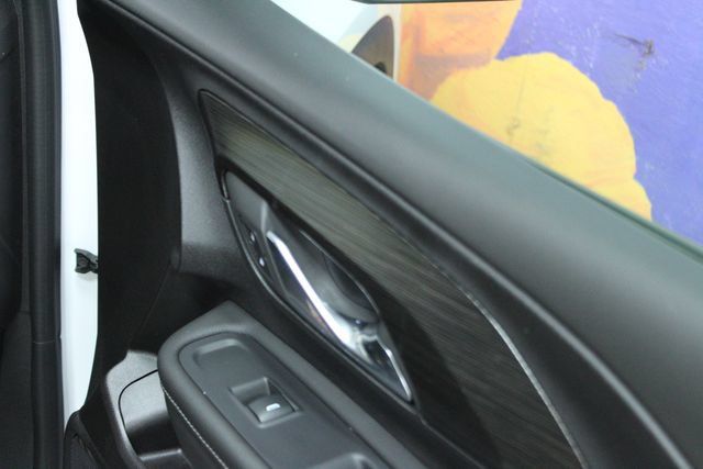 Used 2024 GMC Terrain SLE w/ LPO, Floor Liner Package FWD image 11