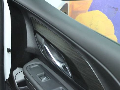 Used 2024 GMC Terrain SLE w/ LPO, Floor Liner Package FWD image 11