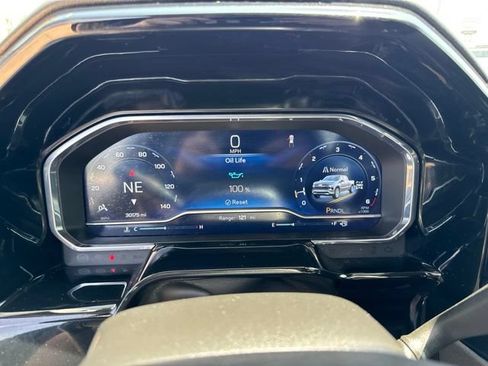 Used 2023 Chevrolet Silverado 1500 LT AWD/4WD image 17