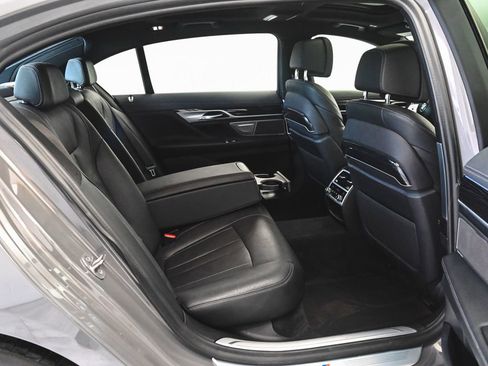 Used 2022 BMW 740i xDrive w/ M Sport Package AWD/4WD image 36