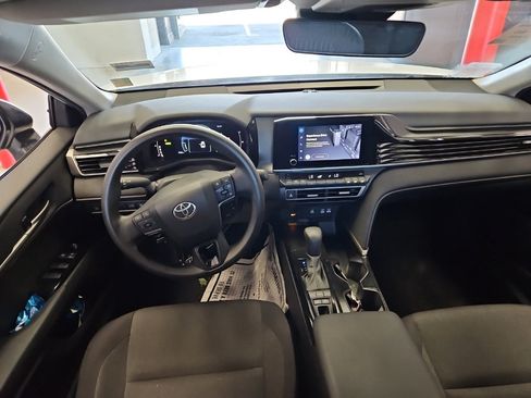 Used 2025 Toyota Camry LE w/ Convenience Package FWD image 9