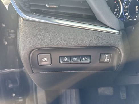 Used 2024 Buick Enclave Premium image 16