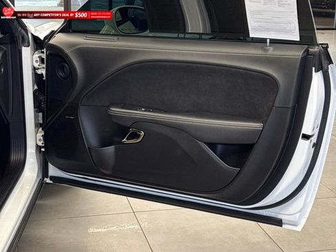 Used 2022 Dodge Challenger SRT Hellcat RWD image 13