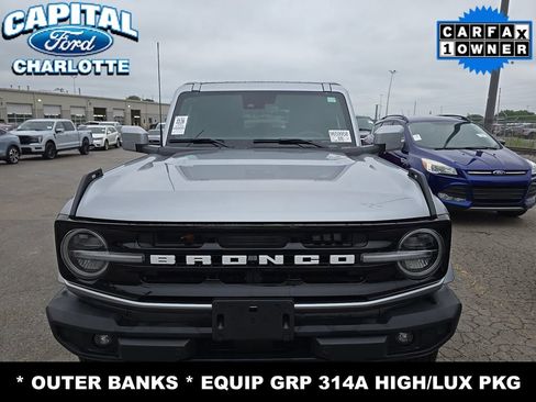 Used 2024 Ford Bronco Outer Banks AWD/4WD image 2