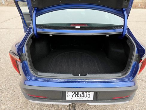 Used 2025 Kia K4 LXS image 31