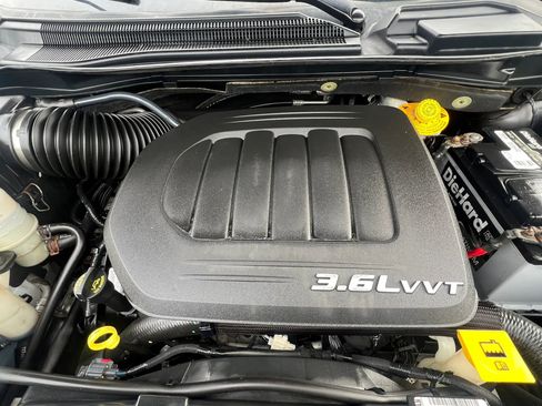 Used 2016 Dodge Grand Caravan R/T FWD image 34