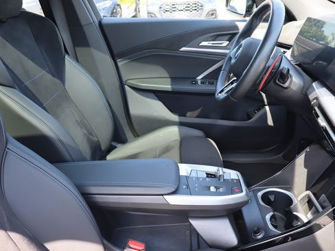 Used 2025 BMW X2 M35i AWD/4WD image 17