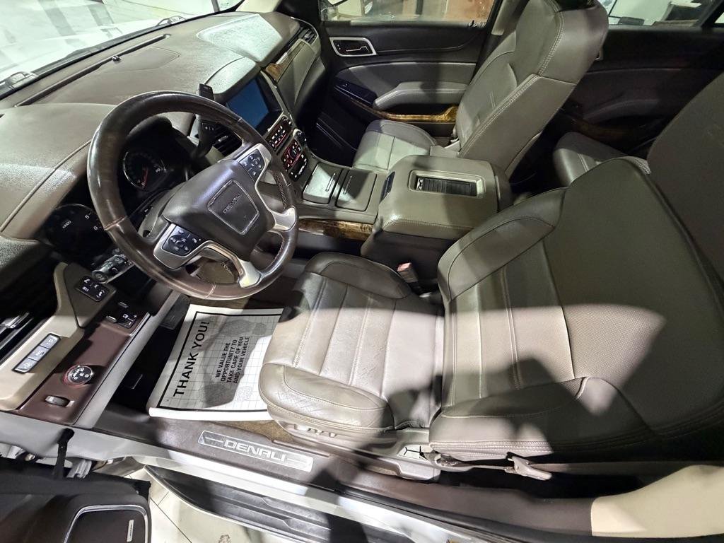Used 2016 GMC Yukon Denali RWD image 19