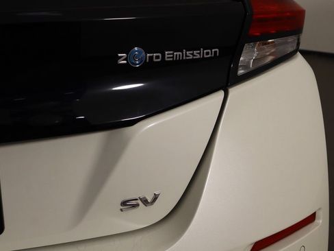 Used 2021 Nissan Leaf SV w/ SV Technology Package FWD image 38