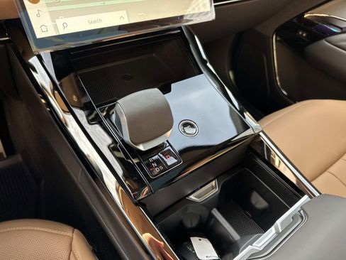 New 2026 Land Rover Range Rover Sport Dynamic SE AWD/4WD image 17