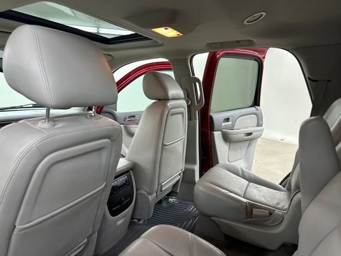 Used 2012 GMC Yukon SLT w/ SLT-2 Equipment Package AWD/4WD image 29