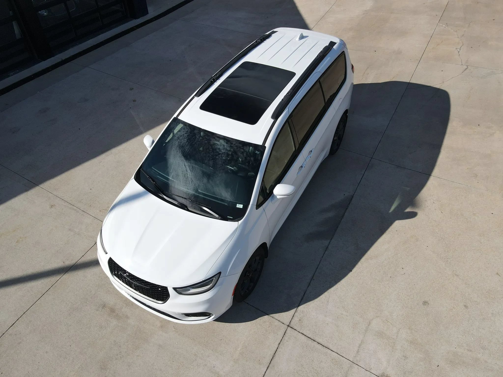 Used 2022 Chrysler Pacifica Touring-L w/ Uconnect Theater Family Group AWD/4WD image 57