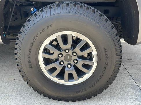 Used 2010 Ford F150 Raptor AWD/4WD image 16