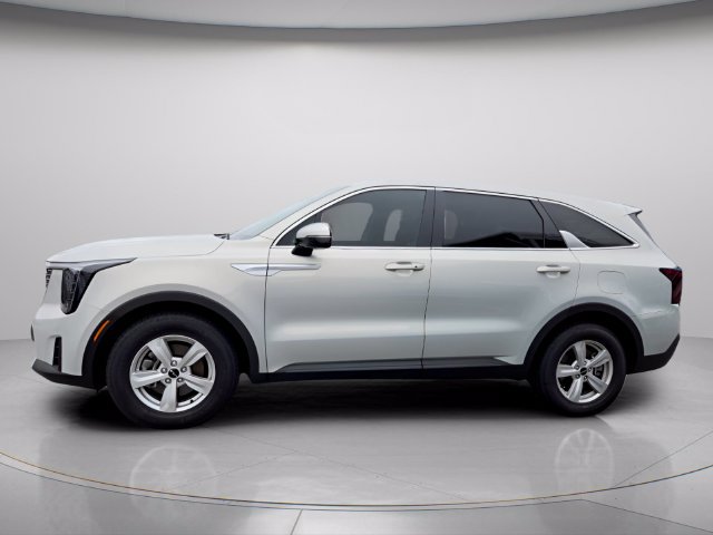 Used 2026 Kia Sorento LX FWD image 3