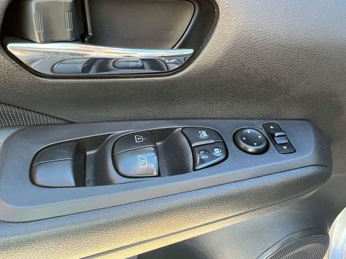 Used 2024 Nissan Kicks SV image 17