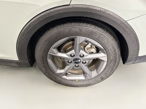 Used 2025 Kia K4 FWD image 11