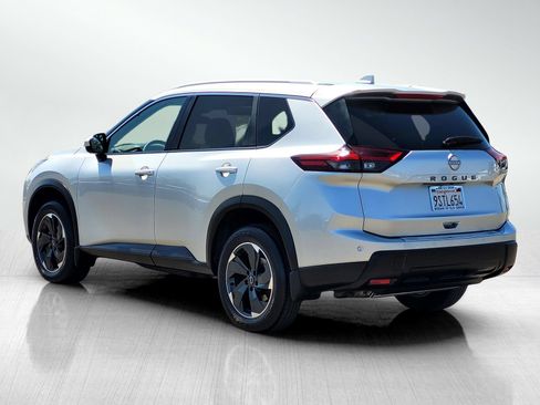 Used 2025 Nissan Rogue SV w/ SV Premium Package FWD image 9