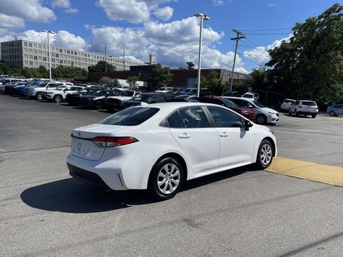Used 2024 Toyota Corolla LE FWD image 8