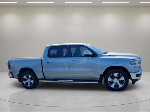 Used 2019 RAM 1500 Laramie AWD/4WD image 2