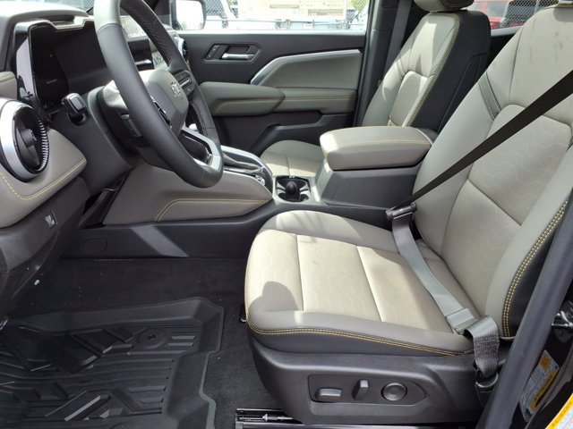 New 2026 Chevrolet Colorado ZR2 w/ Technology Package AWD/4WD image 6
