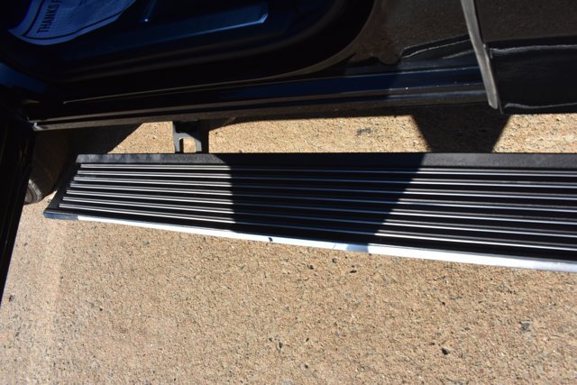 Used 2023 Jeep Grand Wagoneer Series II AWD/4WD image 12