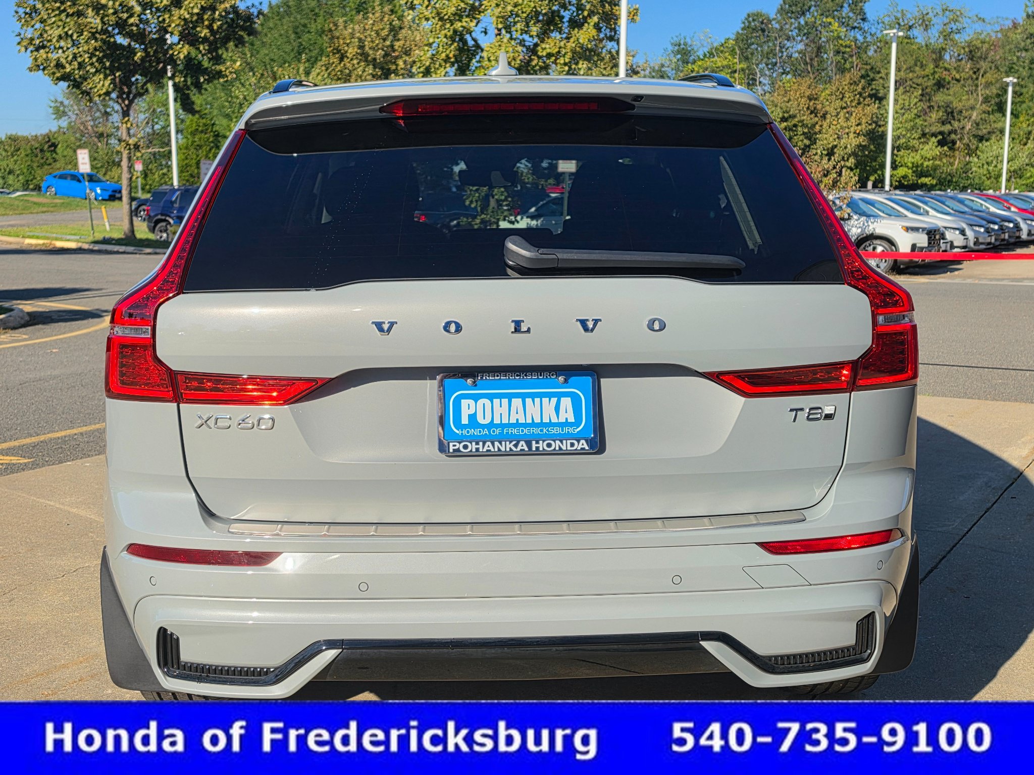 Used 2025 Volvo XC60 T8 Plus w/ Protection Package Premier AWD/4WD image 5