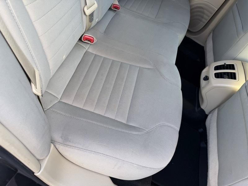 Used 2017 Ford Taurus SE FWD image 20