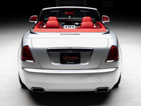Used 2017 Rolls-Royce Dawn RWD image 28