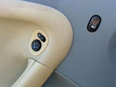 Used 2007 Pontiac Solstice Convertible w/ Premium Package image 23