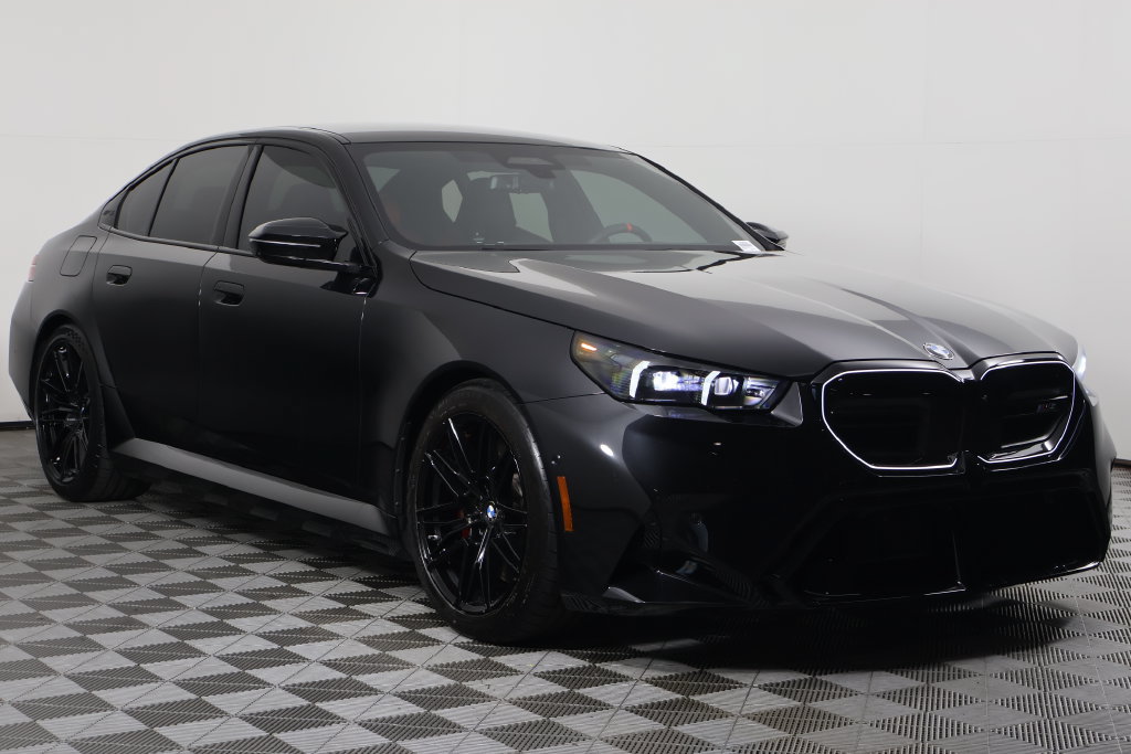 Used 2026 BMW M5 w/ Executive Package AWD/4WD image 3