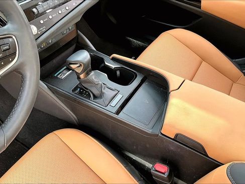 Used 2024 Lexus ES 350 w/ Premium Package image 13