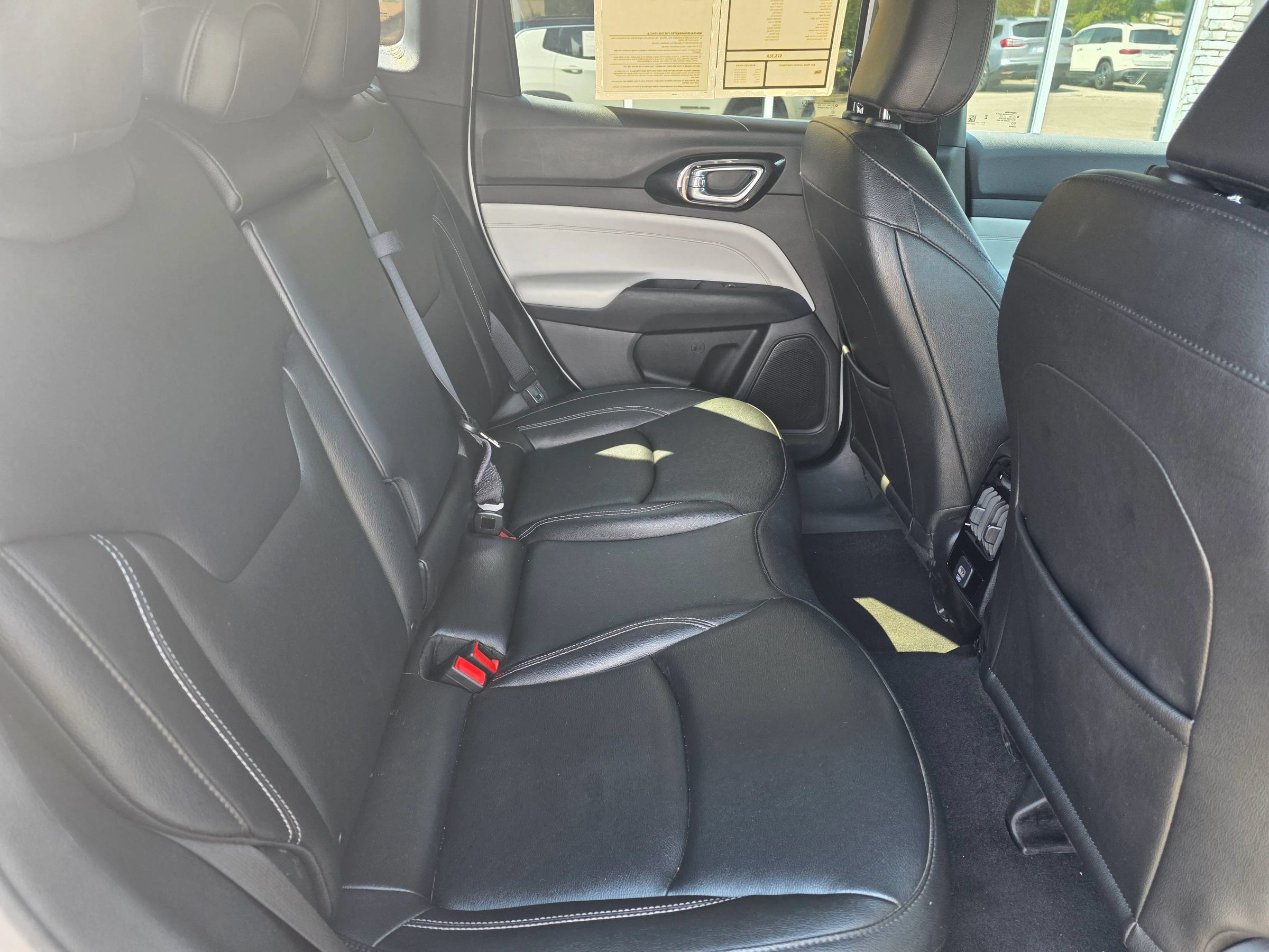 Used 2025 Jeep Compass Limited AWD/4WD image 9