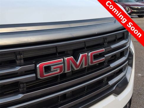 Used 2023 GMC Acadia AT4 w/ Preferred Package image 11