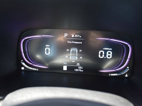 Used 2025 Kia Soul LX w/ LX Technology Package FWD image 16