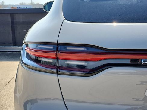 New 2026 Porsche Macan image 9