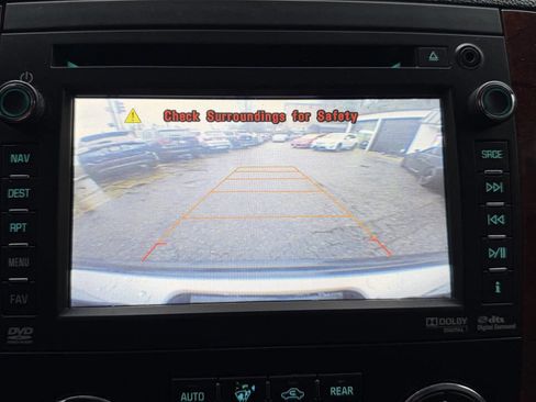 Used 2013 Chevrolet Suburban LTZ image 39