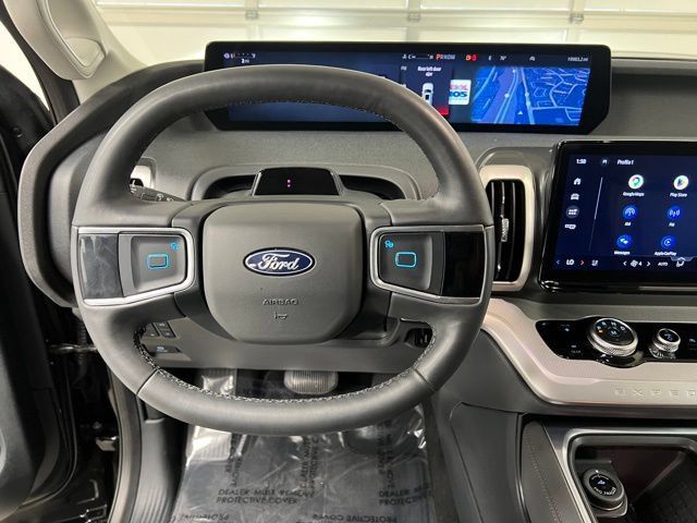Used 2025 Ford Expedition Active AWD/4WD image 26