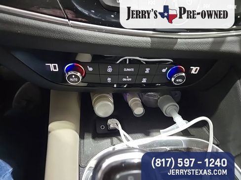 Used 2020 Buick Enclave Essence w/ Sound and Sites Package AWD/4WD image 13