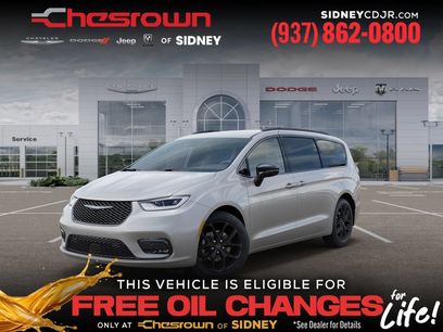 New 2026 Chrysler Pacifica Select w/ S Appearance Package