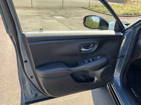 Used 2025 Honda HR-V Sport image 16