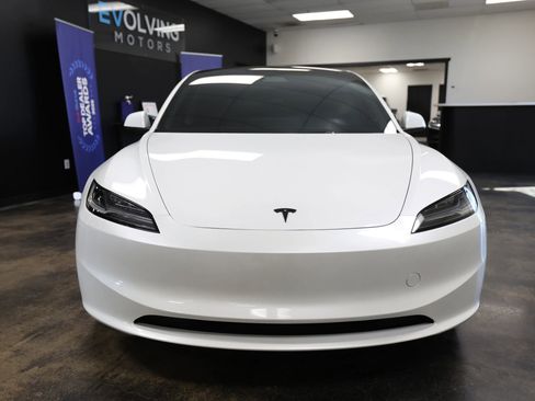 Used 2024 Tesla Model 3 Standard Range image 4